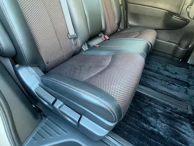 エルグランド ２５０ハイウェイスター　ＥＴＣ　全周囲カメラ　ナビ　ＴＶ　両側電動スライドドア　オートライト　ＨＩＤ　スマートキー　電動格納ミラー　３列シート　フルフラット　ハーフレザーシート　オットマン　ＣＶＴ　アルミホイール　ＣＤ（68枚目）