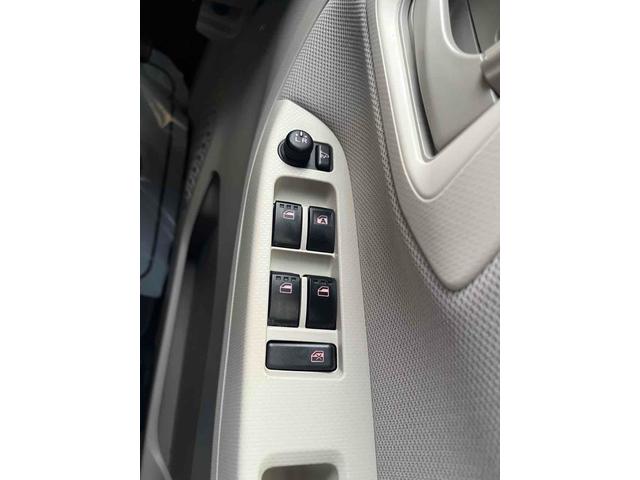 ムーヴ Ｌ　ＳＡＩＩＩ　ＥＴＣ　衝突被害軽減システム　オートマチックハイビーム　キーレスエントリー　アイドリングストップ　電動格納ミラー　ベンチシート　ＣＶＴ　盗難防止システム　ＡＢＳ　ＥＳＣ　ＣＤ　衝突安全ボディ　エアコン（7枚目）