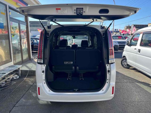 エスクァイア Ｇｉ　ＥＴＣ　バックカメラ　ナビ　ＴＶ　クリアランスソナー　オートクルーズコントロール　レーンアシスト　衝突被害軽減システム　両側電動スライドドア　オートマチックハイビーム　オートライト　ＬＥＤヘッドランプ（15枚目）