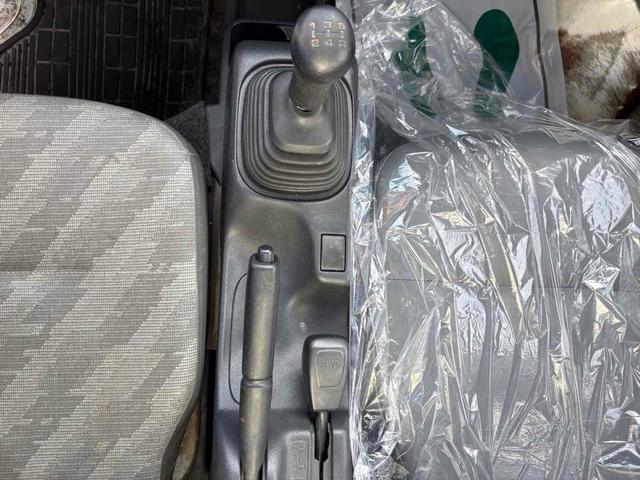 キャリイトラック ダンプ　４ＷＤ　ＭＴ　エアコン　運転席エアバッグ（29枚目）