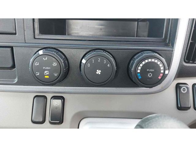 キャンター 　３ｔ　ワイドロングトラック　低床　ＣＶＴ　後輪ダブル　ＥＴＣ　キーレスエントリー　ターボ　エアコン　パワーウィンドウ　運転席エアバッグ　外装板金ペイント　ロープフック６ケ　長さ４３５ｃｍ　幅２０８ｃｍ（48枚目）