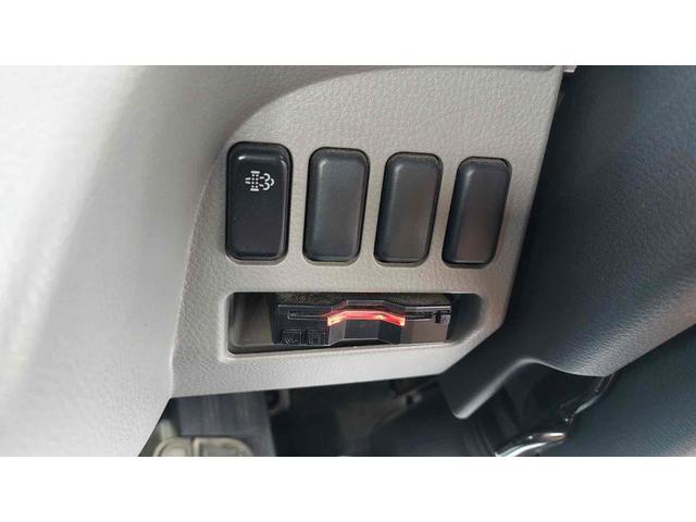 キャンター 　３ｔ　ワイドロングトラック　低床　ＣＶＴ　後輪ダブル　ＥＴＣ　キーレスエントリー　ターボ　エアコン　パワーウィンドウ　運転席エアバッグ　外装板金ペイント　ロープフック６ケ　長さ４３５ｃｍ　幅２０８ｃｍ（56枚目）