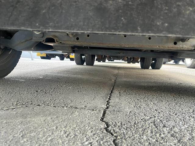 アトラストラック 　１．３５ｔ　パネルバン　ＡＴ　後輪ダブル　バックカメラ　キーレスエントリー　電動格納ミラー　ターボ　エアコン　パワーウィンドウ　運転席エアバッグ　荷台内寸　長さ３１３ｃｍ　幅１６４ｃｍ　高さ１９３ｃｍ（68枚目）