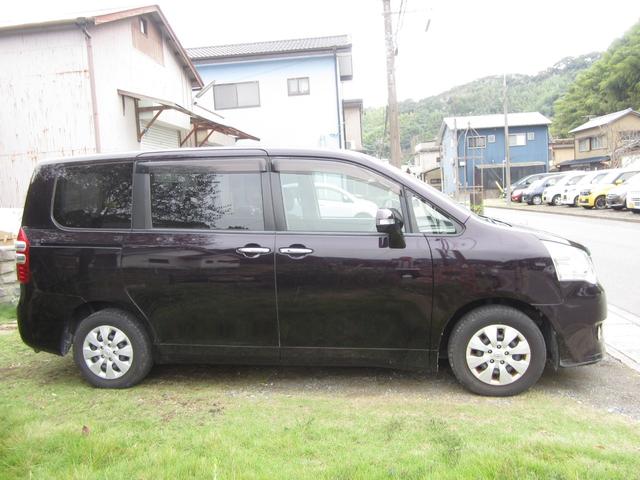 ノア X Gエディション 禁煙車 7人乗り ナビ TV リアモニター ETC Bカメラ 車検令和8年11月(9枚目)