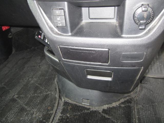 ノア X Gエディション 禁煙車 7人乗り ナビ TV リアモニター ETC Bカメラ 車検令和8年11月(19枚目)