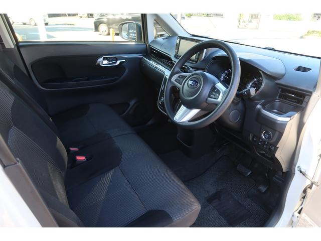 ステラ カスタムＲ　スマートアシスト　ＬＥＤライト＆フォグ　フルセグＳＤナビ　Ｂｌｕｅｔｏｏｔｈ　全方位モニター　ＥＴＣ　運転席シートヒーター　アイドリングストップ　スマートアシスト　純正アルミ　スマートキー　ＵＳＢソケット　禁煙車（3枚目）