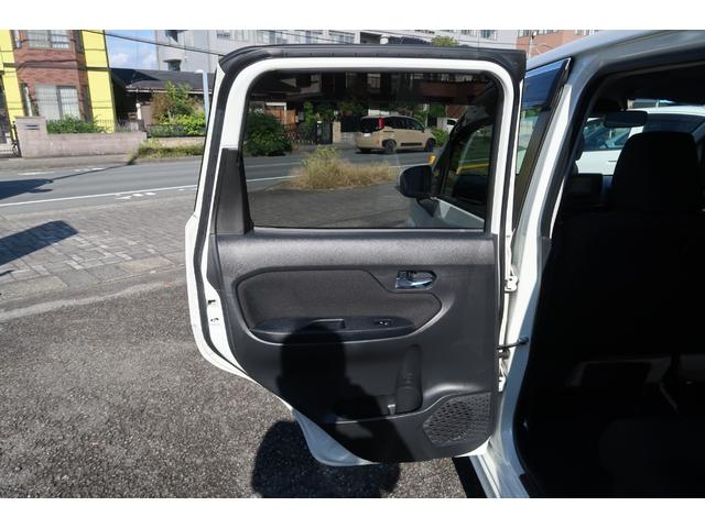 ステラ カスタムＲ　スマートアシスト　ＬＥＤライト＆フォグ　フルセグＳＤナビ　Ｂｌｕｅｔｏｏｔｈ　全方位モニター　ＥＴＣ　運転席シートヒーター　アイドリングストップ　スマートアシスト　純正アルミ　スマートキー　ＵＳＢソケット　禁煙車（17枚目）