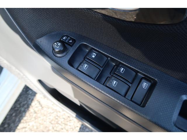 ステラ カスタムＲ　スマートアシスト　ＬＥＤライト＆フォグ　フルセグＳＤナビ　Ｂｌｕｅｔｏｏｔｈ　全方位モニター　ＥＴＣ　運転席シートヒーター　アイドリングストップ　スマートアシスト　純正アルミ　スマートキー　ＵＳＢソケット　禁煙車（20枚目）