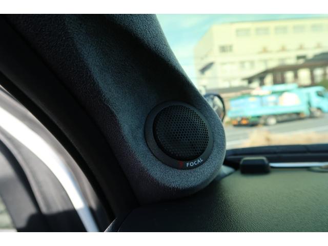 ハイエースバン スーパーＧＬ　ダークプライム　前席レカロシート　ベッドキット　フルセグナビ　フロント＆サイド＆バックカメラ　ＦＯＣＡＬスピーカー　ＭＴＳ２０インチ＆エアロ　３インチダウン　センター２本出しマフラー　カーボンリアスポイラー（39枚目）