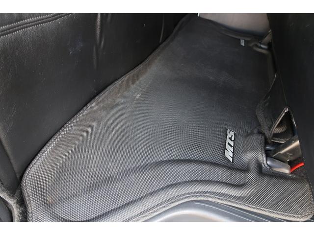 ハイエースバン スーパーＧＬ　ダークプライム　前席レカロシート　ベッドキット　フルセグナビ　フロント＆サイド＆バックカメラ　ＦＯＣＡＬスピーカー　ＭＴＳ２０インチ＆エアロ　３インチダウン　センター２本出しマフラー　カーボンリアスポイラー（46枚目）