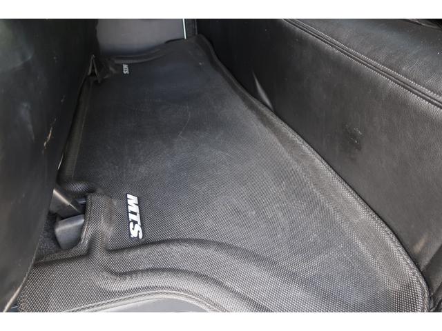 ハイエースバン スーパーＧＬ　ダークプライム　前席レカロシート　ベッドキット　フルセグナビ　フロント＆サイド＆バックカメラ　ＦＯＣＡＬスピーカー　ＭＴＳ２０インチ＆エアロ　３インチダウン　センター２本出しマフラー　カーボンリアスポイラー（47枚目）