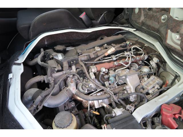 ハイエースバン スーパーＧＬ　ダークプライム　前席レカロシート　ベッドキット　フルセグナビ　フロント＆サイド＆バックカメラ　ＦＯＣＡＬスピーカー　ＭＴＳ２０インチ＆エアロ　３インチダウン　センター２本出しマフラー　カーボンリアスポイラー（54枚目）