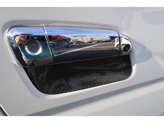 ハイエースバン スーパーＧＬ　ダークプライム　前席レカロシート　ベッドキット　フルセグナビ　フロント＆サイド＆バックカメラ　ＦＯＣＡＬスピーカー　ＭＴＳ２０インチ＆エアロ　３インチダウン　センター２本出しマフラー　カーボンリアスポイラー（62枚目）