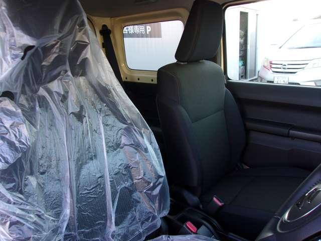 ジムニー ６６０　ＸＣ　４ＷＤ　インタークーラーターボ　デュアルセンサー　デュアルセンサーブレーキＳ　Ｗエアバッグ　ＡＵＴＯエアコン　パワーウィンドゥ　スマキー　アクティブクルーズコントロール　ＬＤＡ　運転席エアバッグ　ＬＥＤへッドライト　アルミ　キーフリーシステム　ＰＳ（3枚目）