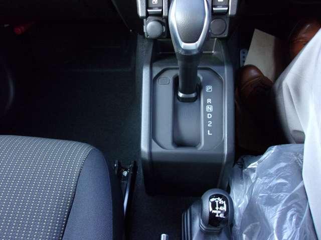 ジムニー ６６０　ＸＣ　４ＷＤ　インタークーラーターボ　デュアルセンサー　デュアルセンサーブレーキＳ　Ｗエアバッグ　ＡＵＴＯエアコン　パワーウィンドゥ　スマキー　アクティブクルーズコントロール　ＬＤＡ　運転席エアバッグ　ＬＥＤへッドライト　アルミ　キーフリーシステム　ＰＳ（8枚目）