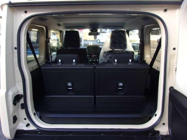 ジムニー ６６０　ＸＣ　４ＷＤ　インタークーラーターボ　デュアルセンサー　デュアルセンサーブレーキＳ　Ｗエアバッグ　ＡＵＴＯエアコン　パワーウィンドゥ　スマキー　アクティブクルーズコントロール　ＬＤＡ　運転席エアバッグ　ＬＥＤへッドライト　アルミ　キーフリーシステム　ＰＳ（18枚目）