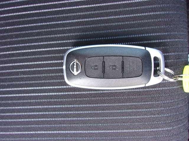 ノート １．２　Ｘ　純正コネクトナビ　プロパイロット　リアカメラ　衝突被害軽減ブレ－キ　全方位カメラ　ＥＴＣ付　ＬＥＤヘッドライト　レーダークルーズ　レーンアシスト　インテリジェントキー　ワンオーナー　アイドリングストップ　ワンセグＴＶ　ＴＶナビ　ＡＢＳ（18枚目）