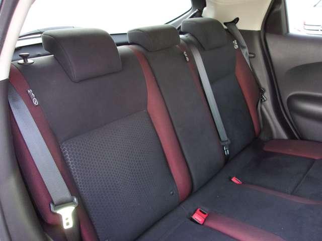 ジューク １．５　１５ＲＸ　パーソナライゼーション　パナソニックメモリーナビ　アラウンドビュ　ドライブレコーダー　ワンセグＴＶ　アルミホイール　インテリジェントキー　バックモニター　ＥＴＣ　オートエアコン　アイドリングストップ　メモリーナビ　パノラミックビューモニター（4枚目）