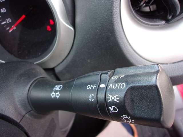 ジューク １．５　１５ＲＸ　パーソナライゼーション　パナソニックメモリーナビ　アラウンドビュ　ドライブレコーダー　ワンセグＴＶ　アルミホイール　インテリジェントキー　バックモニター　ＥＴＣ　オートエアコン　アイドリングストップ　メモリーナビ　パノラミックビューモニター（11枚目）