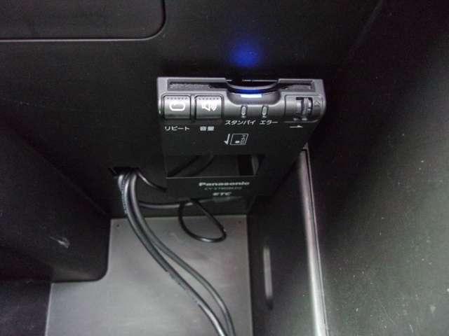 ジューク １．５　１５ＲＸ　パーソナライゼーション　パナソニックメモリーナビ　アラウンドビュ　ドライブレコーダー　ワンセグＴＶ　アルミホイール　インテリジェントキー　バックモニター　ＥＴＣ　オートエアコン　アイドリングストップ　メモリーナビ　パノラミックビューモニター（12枚目）