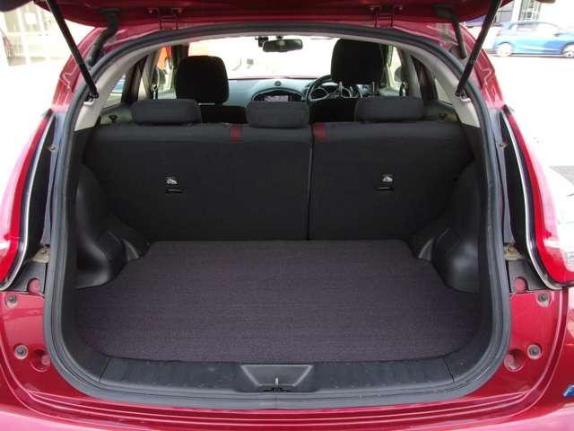 ジューク １．５　１５ＲＸ　パーソナライゼーション　パナソニックメモリーナビ　アラウンドビュ　ドライブレコーダー　ワンセグＴＶ　アルミホイール　インテリジェントキー　バックモニター　ＥＴＣ　オートエアコン　アイドリングストップ　メモリーナビ　パノラミックビューモニター（18枚目）