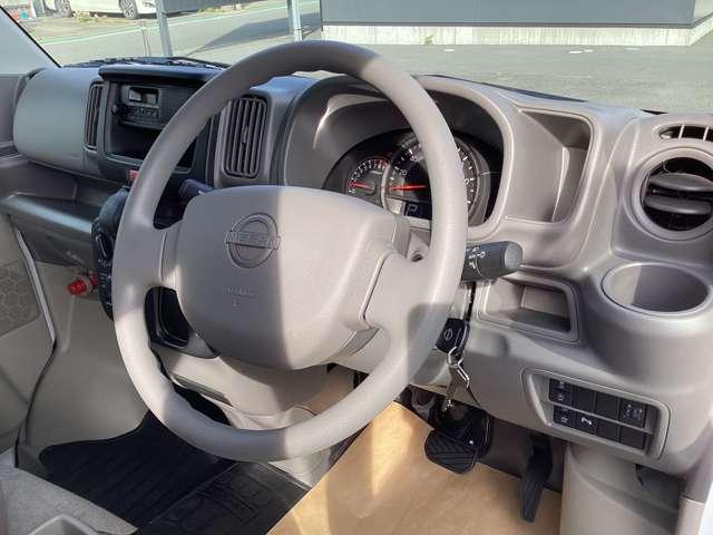 ＮＶ１００クリッパーバン ６６０　ＤＸ　ハイルーフ　５ＡＧＳ車　衝突軽減ブレーキ　障害物ソナー　オートラ　キーレスキー　パワーウィンドー　パワステ付き　運転席エアバック　エアコン　整備記録簿　インテリジェントエマージェンシーブレーキ（7枚目）