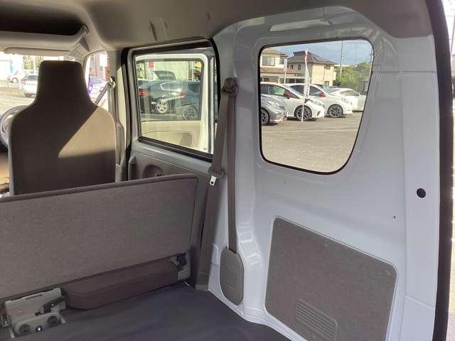 ＮＶ１００クリッパーバン ６６０　ＤＸ　ハイルーフ　５ＡＧＳ車　衝突軽減ブレーキ　障害物ソナー　オートラ　キーレスキー　パワーウィンドー　パワステ付き　運転席エアバック　エアコン　整備記録簿　インテリジェントエマージェンシーブレーキ（18枚目）