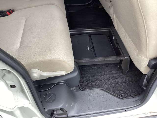 ムーヴキャンバス 660 G メイクアップ SAII 両側パワースライド LEDヘッドランプ バ 両側自動スライドドア ナビ&TV 衝突回避支援 リアカメラ ワンセグTV AAC キーフリーキー プッシュスタートスマートキー LED Wエアバック パワステ パワーウインドウ ドラレコ メモリーナビ(18枚目)