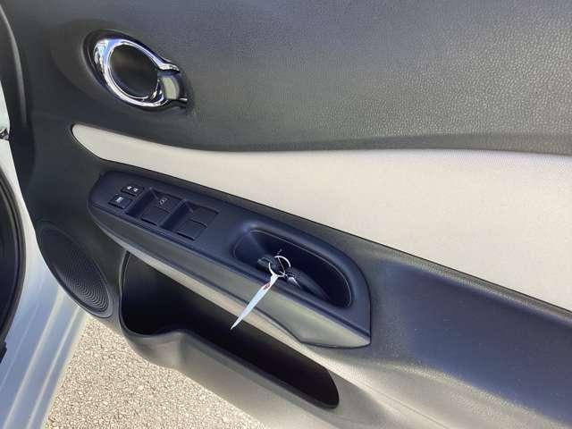 ノート 1.2 X 前後障害物ソナー踏み違い 純正ナビ・TV レーダーブレーキサポート Dレコ スマトキー キーレス 運転席助手席エアバッグ ナビTV ワンセグ バックカメラ エアコン パワーウィンドウ パワーステアリング レーンアシスト ABS メモリーナビ(6枚目)