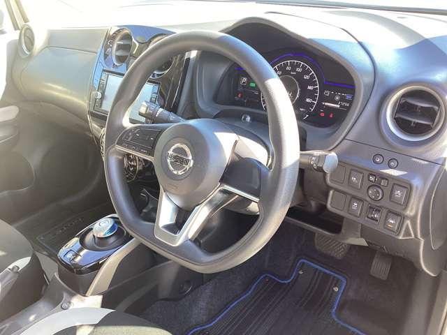 ノート １．２　ｅ－ＰＯＷＥＲ　Ｘ　エマブレ＆前後障害物ソナー　３６０°カメラ　Ｒカメラ　運転席助手席エアバック　レーンキープ　ＡＵＴＯエアコン　ナビＴＶ　ＡＷ　運転席エアバッグ　キーレスエントリー　ＥＴＣ車載器　パワーウィンドウ　パワステ　メモリーナビ　ＡＢＳ（7枚目）