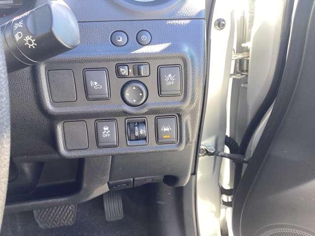 ノート １．２　ｅ－ＰＯＷＥＲ　Ｘ　エマブレ＆前後障害物ソナー　３６０°カメラ　Ｒカメラ　運転席助手席エアバック　レーンキープ　ＡＵＴＯエアコン　ナビＴＶ　ＡＷ　運転席エアバッグ　キーレスエントリー　ＥＴＣ車載器　パワーウィンドウ　パワステ　メモリーナビ　ＡＢＳ（8枚目）