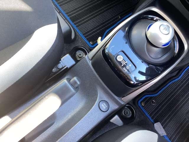 ノート １．２　ｅ－ＰＯＷＥＲ　Ｘ　エマブレ＆前後障害物ソナー　３６０°カメラ　Ｒカメラ　運転席助手席エアバック　レーンキープ　ＡＵＴＯエアコン　ナビＴＶ　ＡＷ　運転席エアバッグ　キーレスエントリー　ＥＴＣ車載器　パワーウィンドウ　パワステ　メモリーナビ　ＡＢＳ（16枚目）