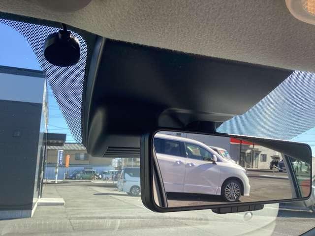 ノート １．２　ｅ－ＰＯＷＥＲ　Ｘ　エマブレ＆前後障害物ソナー　３６０°カメラ　Ｒカメラ　運転席助手席エアバック　レーンキープ　ＡＵＴＯエアコン　ナビＴＶ　ＡＷ　運転席エアバッグ　キーレスエントリー　ＥＴＣ車載器　パワーウィンドウ　パワステ　メモリーナビ　ＡＢＳ（17枚目）