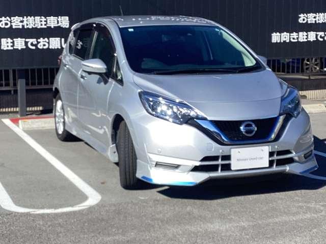 ノート １．２　ｅ－ＰＯＷＥＲ　Ｘ　エマブレ＆前後障害物ソナー　３６０°カメラ　Ｒカメラ　運転席助手席エアバック　レーンキープ　ＡＵＴＯエアコン　ナビＴＶ　ＡＷ　運転席エアバッグ　キーレスエントリー　ＥＴＣ車載器　パワーウィンドウ　パワステ　メモリーナビ　ＡＢＳ（20枚目）