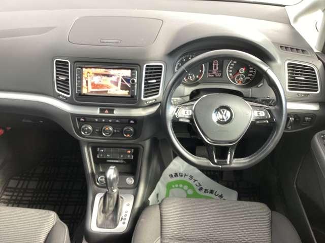 シャラン TSI コンフォートライン 1.4Lターボエンジン スマートエントリー ワンオーナー バックカメラ 衝突軽減ブレーキ(3枚目)