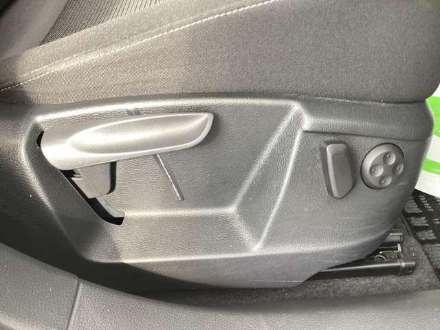 シャラン TSI コンフォートライン 1.4Lターボエンジン スマートエントリー ワンオーナー バックカメラ 衝突軽減ブレーキ(8枚目)