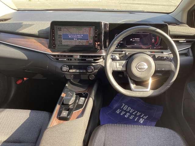 オーラ １．２　Ｇ　アラウンドビューＭ＆スマミラ　自動（被害軽減）ブレーキ　ＬＥＤ　ＬＫＡ　ＥＴＣ　ドライブレコーダー　カーテンエアバッグ　アルミホイール　インテリジェントキー　パワーウィンドウ　フルオートエアコン　キーレスエントリー　メモリーナビ（3枚目）