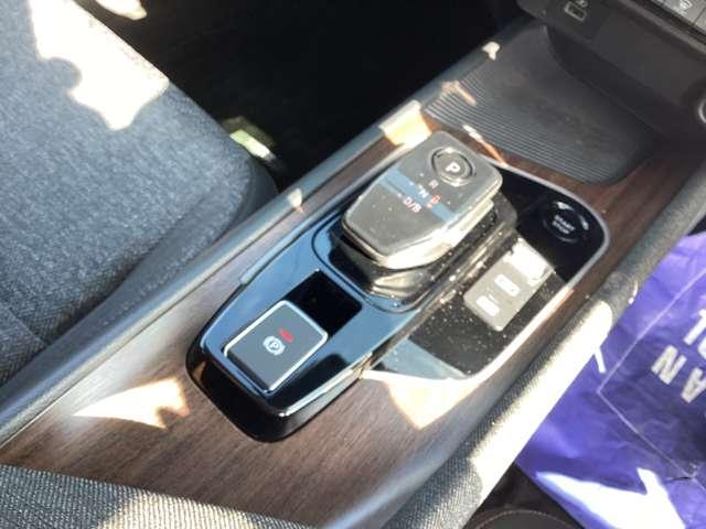 オーラ １．２　Ｇ　アラウンドビューＭ＆スマミラ　自動（被害軽減）ブレーキ　ＬＥＤ　ＬＫＡ　ＥＴＣ　ドライブレコーダー　カーテンエアバッグ　アルミホイール　インテリジェントキー　パワーウィンドウ　フルオートエアコン　キーレスエントリー　メモリーナビ（16枚目）