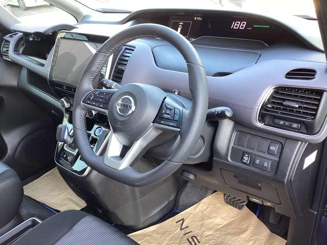 セレナ 1.2 e-POWER ハイウェイスター V 純正10インチモニターナビ・TV 360°カメラ エマジェンシーブレーキ スマキー バックカメラ LED レーンアシスト ETC ドラレコ サイドカーテンエアバック フルオートエアコン アルミホイール エアバック メモリーナビ ABS(7枚目)