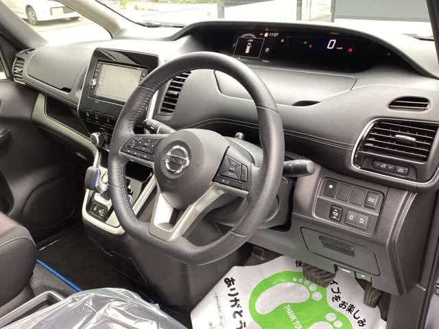 セレナ １．２　ｅ－ＰＯＷＥＲ　ハイウェイスター　Ｖ　両側パワースライド　アラウンドビューＭ　３６０°カメラ　エマジェンシーブレーキ　スマキー　バックカメラ　ＬＥＤ　レーンアシスト　クルコン　ＥＴＣ　ドラレコ　サイドカーテンエアバック　フルオートエアコン　アルミホイール　エアバック　キーフリー（7枚目）