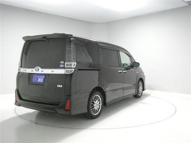 ヴォクシー ＺＳ　キラメキ　フルセグ　メモリーナビ　ＤＶＤ再生　後席モニター　バックカメラ　衝突被害軽減システム　ＥＴＣ　ドラレコ　両側電動スライド　ＬＥＤヘッドランプ　乗車定員７人　３列シート　アイドリングストップ（4枚目）