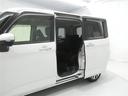 【両側パワースライドドア】両側パワースライドドア付きだから、狭い駐車スペースなどでの 乗り降りラクラク!小さなお子さまのいるご家庭には嬉しい装備。