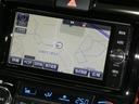 カローラフィールダー ハイブリッドＧ　ダブルバイビー　セーフティセンス　フルセグメモリーナビ　ＬＥＤヘッドライト　フルエアロ　社外アルミホイール　ＥＴＣ　バックモニター　スマートキー　ＣＤ／ＤＶＤ再生付き　シート素材モケット　オートエアコン（6枚目）