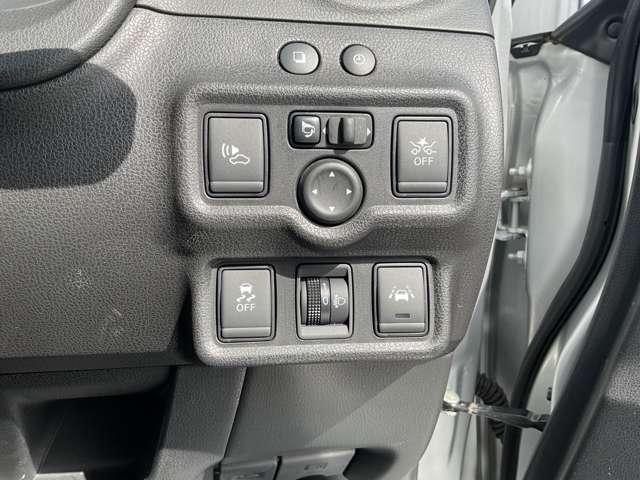 ノート ｅ－ＰＯＷＥＲ　アラウンドビューモニター／ＥＴＣ／ドライブレ　運転席助手席エアバック　レーンキープ　ＡＵＴＯエアコン　盗難防止システム　ナビＴＶ　運転席エアバッグ　キーレスエントリー　ドラレコ　ＥＴＣ車載器　アイドリングストップ　パワーウィンドウ　パワステ（16枚目）