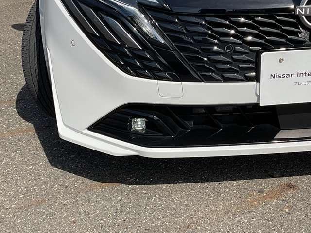 オーラ プロパイロット／アラウンドビューモニター／　追突防止　クルコン　車線逸脱警報装置　寒冷地仕様　ＬＥＤ　ドライブレコーダー　盗難防止　バックモニター　ＥＴＣ　メモリーナビゲーション　ＡＷ　キーレスエントリー　オートエアコン　ＡＢＳ　ＩＳＳ（7枚目）