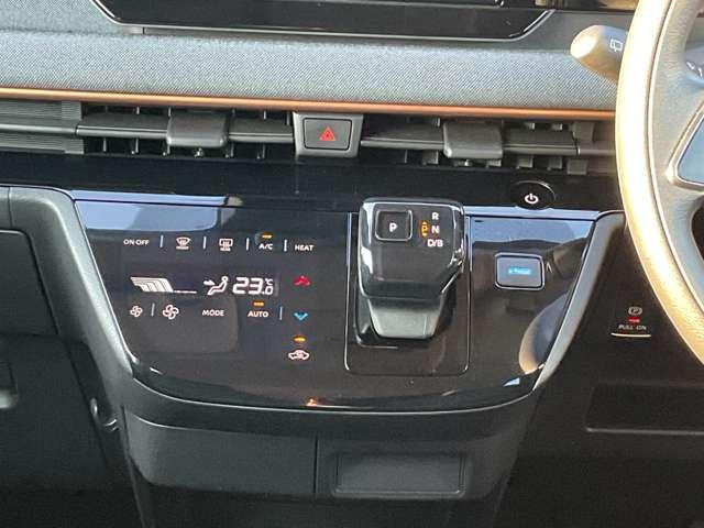サクラ Ｘ　充電ケーブル／１２セグメント　運転席エアバック　ＡＡＣ　ＬＥＤヘッドランプ　スマートキー　レーンアシスト　盗難防止システム　キーレスエントリー　パワーステアリング　アルミホイール　ＡＢＳ　サイドカーテンエアバック　ワンセグ（12枚目）