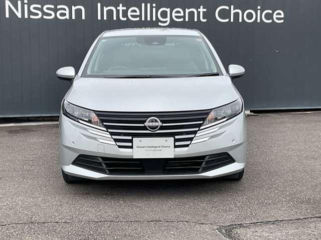 ノート S LEDヘッドランプ ドライブレコーダー 軽減ブレーキ ワンオーナー バックカメラ インテリキー LEDヘッド メモリーナビ 整備点検記録簿 オートエアコン サイドエアバッグ パワーウインドウ リモコンキー I-STOP ナビ エアバッグ(5枚目)