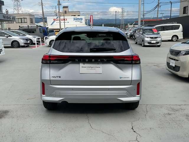 ノート 1.2 X アラウンドビューモニター・前後ドライブレ 衝突被害軽減ブレ-キ 全方位カメラ ETC付 禁煙車 LEDヘッドライト レーダークルーズ レーンアシスト インテリジェントキー ワンオーナー ドラレコ 整備記録簿 ワンセグTV TVナビ キーレス(17枚目)