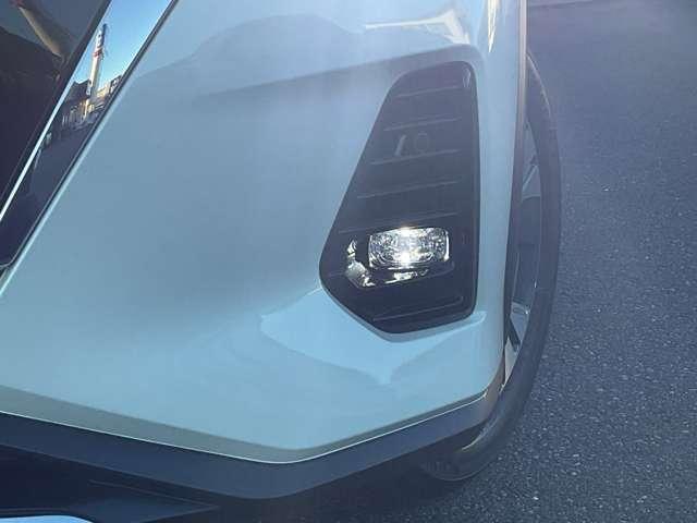 キックス 1.2 X FOUR (e-POWER) 4WD アラウンドビューモニター/ドライブレコー ナビTV LEDライト 踏み間違い防止 アラウンドビュ- オートクルーズコントロール ETC 盗難防止システム 車線逸脱警報 バックモニター オートエアコン 4WD アイドリングストップ メモリーナビ(7枚目)