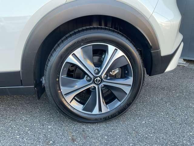 キックス 1.2 X FOUR (e-POWER) 4WD アラウンドビューモニター/ドライブレコー ナビTV LEDライト 踏み間違い防止 アラウンドビュ- オートクルーズコントロール ETC 盗難防止システム 車線逸脱警報 バックモニター オートエアコン 4WD アイドリングストップ メモリーナビ(8枚目)